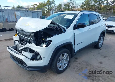 2022 Jeep Compass Latitude 4X4 z USA, uszkodzony, nr VIN 3C4NJDBB5NT221418